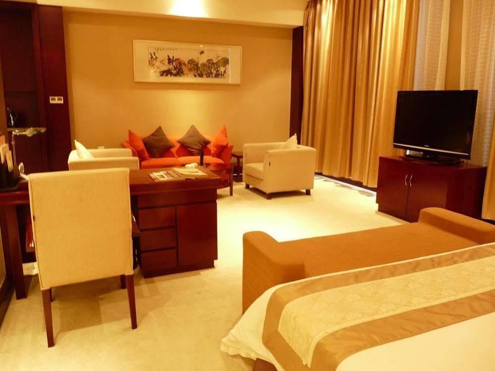 Tianrui Business Hotel Taiyuan  Exteriör bild