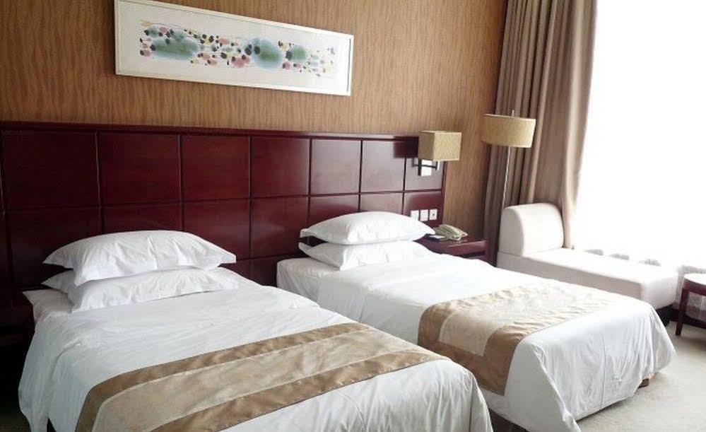 Tianrui Business Hotel Taiyuan  Exteriör bild